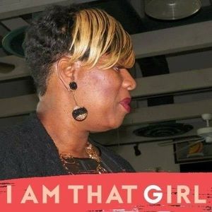 Meet your Posher, Edith